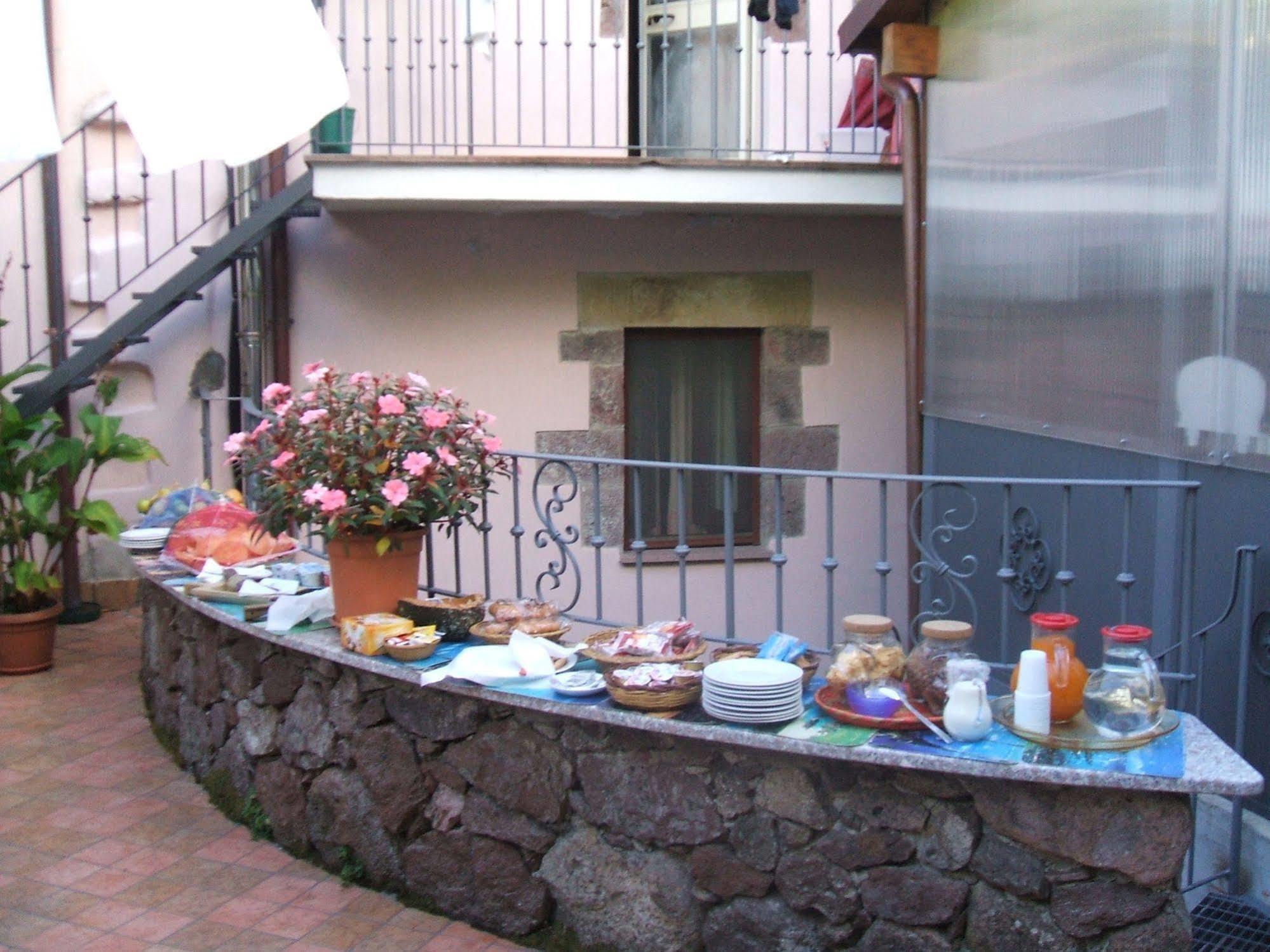 Su Cantaru Guesthouse 빌라노바 몬텔레오네 외부 사진